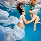 Grávidas debaixo d’água mostram a felicidade de se tornarem mães